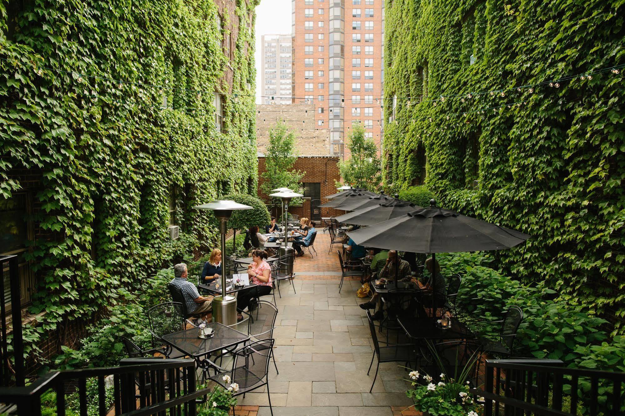 The Plaza Hotel - Milwaukee Exterior photo