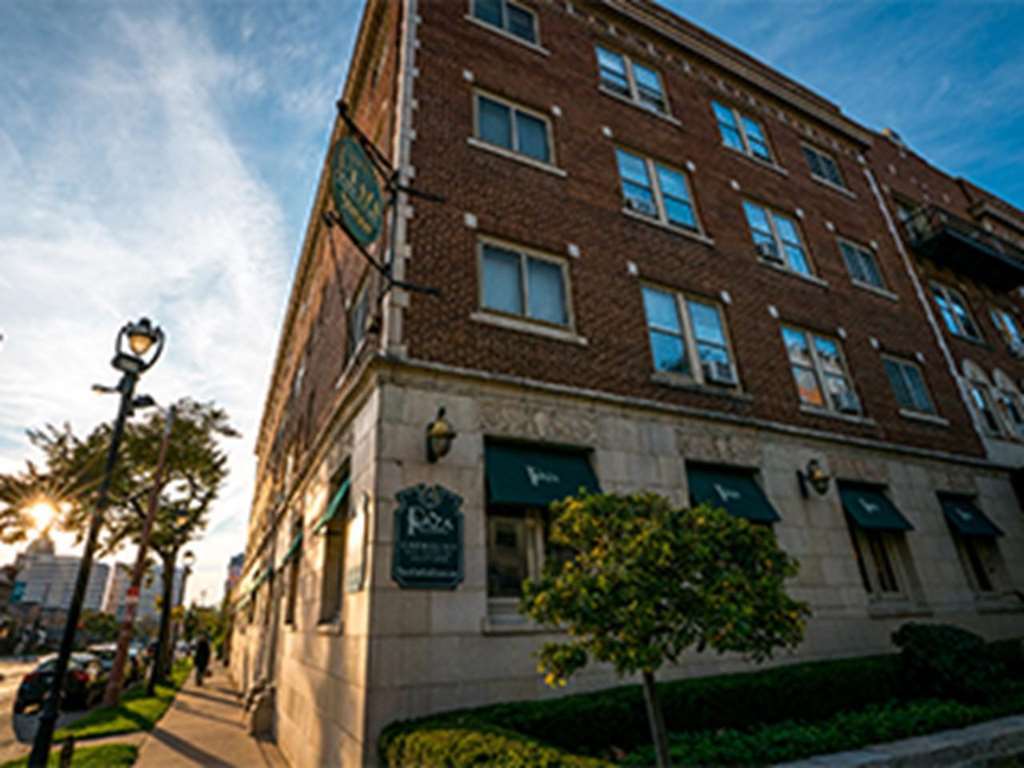 The Plaza Hotel - Milwaukee Exterior photo